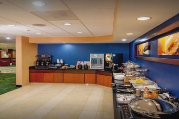 Отель Fairfield Inn & Suites By Marriott Visalia Tulare