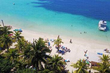 هتل Henry Morgan All Inclusive