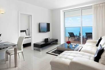 فندق Island Luxurious Suites