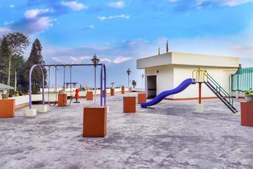 هتل Summit Newa Regency