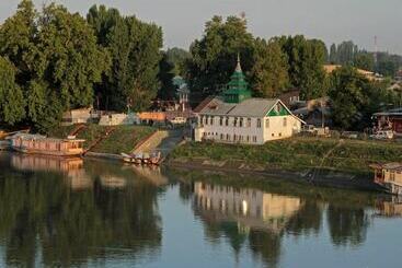 호텔 The Residency