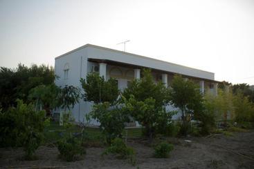 Level Houses