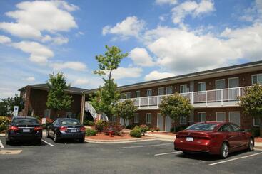בית מלון כפרי Affordable Suites Statesville