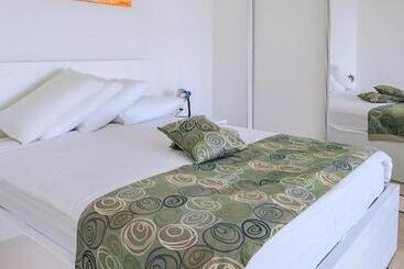 The New Hotel Blue Weiss