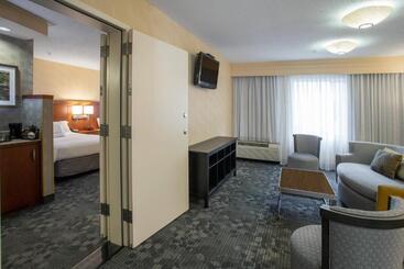 فندق Courtyard Boston Raynham