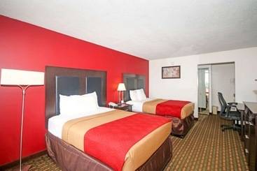 ホテル Econo Lodge Inn And Suites   Pilot Mountain