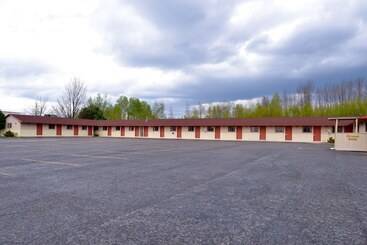 فندق Red Carpet Inn Pulaski