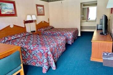 فندق Travelodge By Wyndham Lumberton