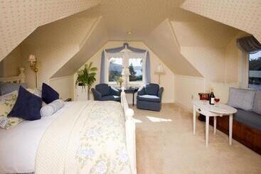 Headlands Inn Bed And Breakfast