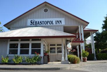 Отель Sebastopol Inn