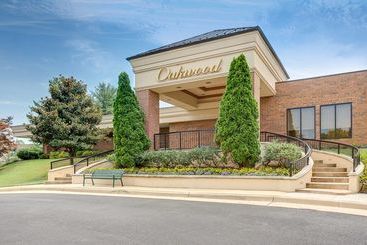 Oakwood Falls Church Aparthotel