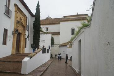 آپارتمان‌های توریست‌ها Apartamentos Victoria