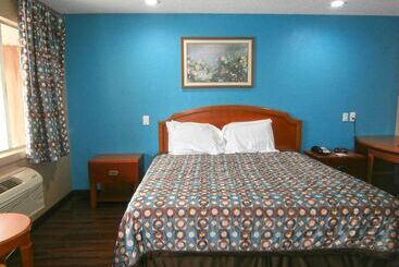 Отель Americas Best Value Inn Savannah