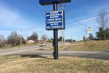 호텔 Big Spring Inn Madisonville