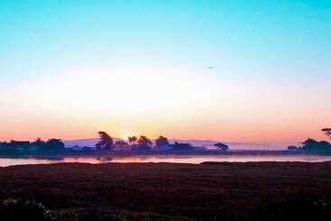 호텔 Captain's Inn At Moss Landing