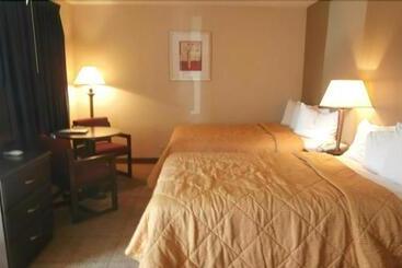 Отель Clinton Inn & Suites