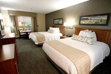 酒店 C'mon Inn & Suites Fargo