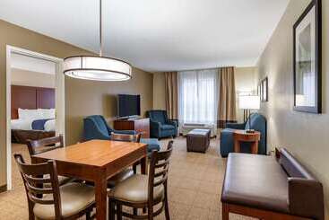 호텔 Comfort Inn & Suites Northern Kentucky