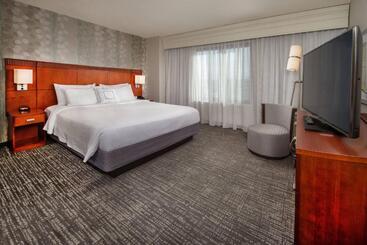 فندق Courtyard Dunn Loring Fairfax