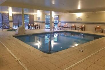 ホテル Courtyard Salina