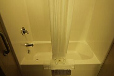 酒店 Crown Pointe Lodge; Bw Signature Collection