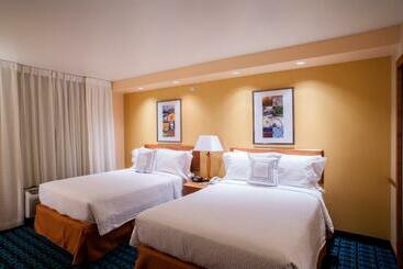 Отель Fairfield Inn & Suites Clovis