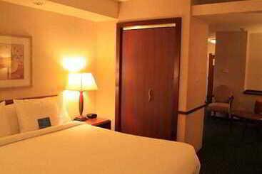 בית מלון כפרי Fairfield Inn & Suites Denton