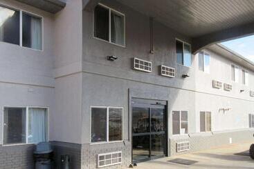 בית מלון כפרי Quality Inn & Suites Salina National Forest Area