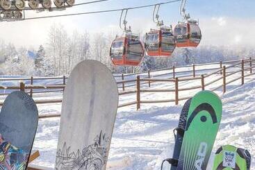 בית מלון כפרי Raintree S The Miners Club Park City