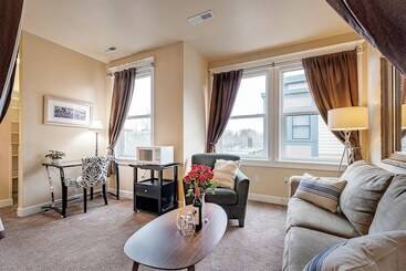 호텔 The Orenco Station