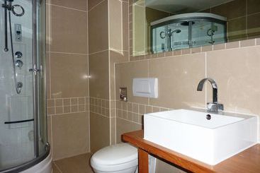 Piccadilly Central Apartments by MAX