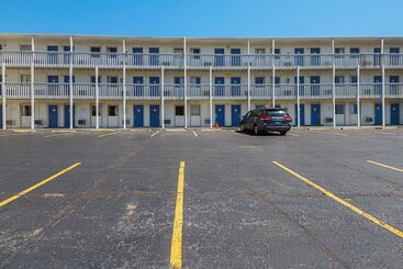 Motel 6blue Springs, Mo