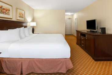 Апарт-отель Americinn By Wyndham Iron Mountain