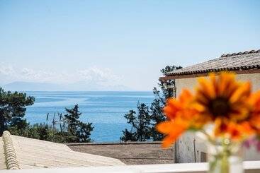 Fouxia Apartments And Studios