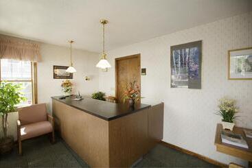 هتل Americas Best Value Inn & Suites Lake George