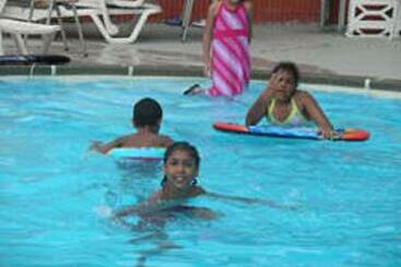 בית מלון כפרי Atlantic Inn