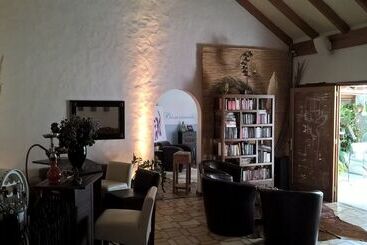 Birdcage Gay Men Resort and Lifestyle