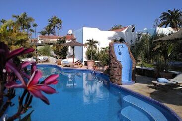 Birdcage Gay Men Resort and Lifestyle