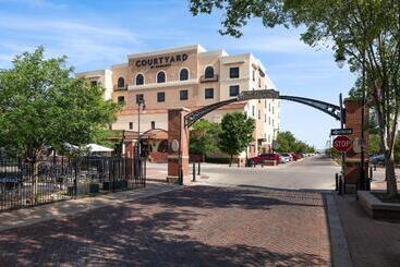 ホテル Courtyard By Marriott Wichita At Old Town