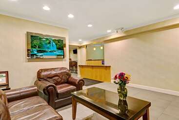 فندق Econo Lodge Bethel   Danbury