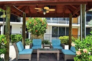 בית מלון כפרי Dolphin Key Resort  Cape Coral