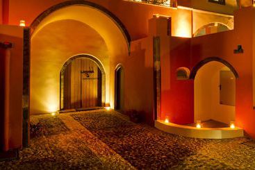 Отель Markezinis Suites