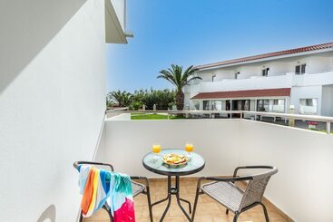 ホテル Mrs Chryssana Beach