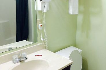 هتل Super Inn & Suites 