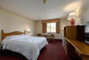 فندق Three Rivers Inn Sedro Woolley