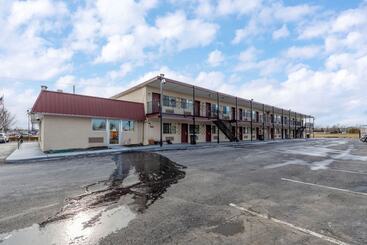 فندق Grove City Travel Inn Columbus South