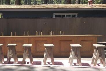 Мотель Emerald Bay Lodge