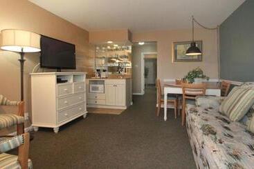 Апарт-отель Pier 7 Condominiums