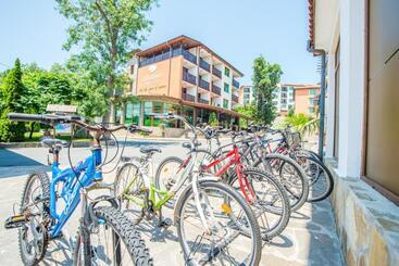 בית מלון כפרי Arkutino Family Resort