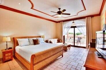 בית מלון כפרי Coco Beach Resort